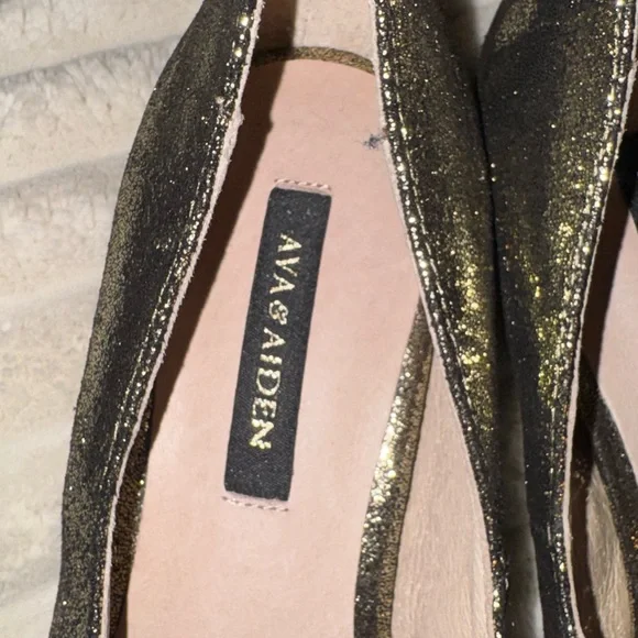 Ava & Aiden Gold Bow Flats - Picture 7 of 12